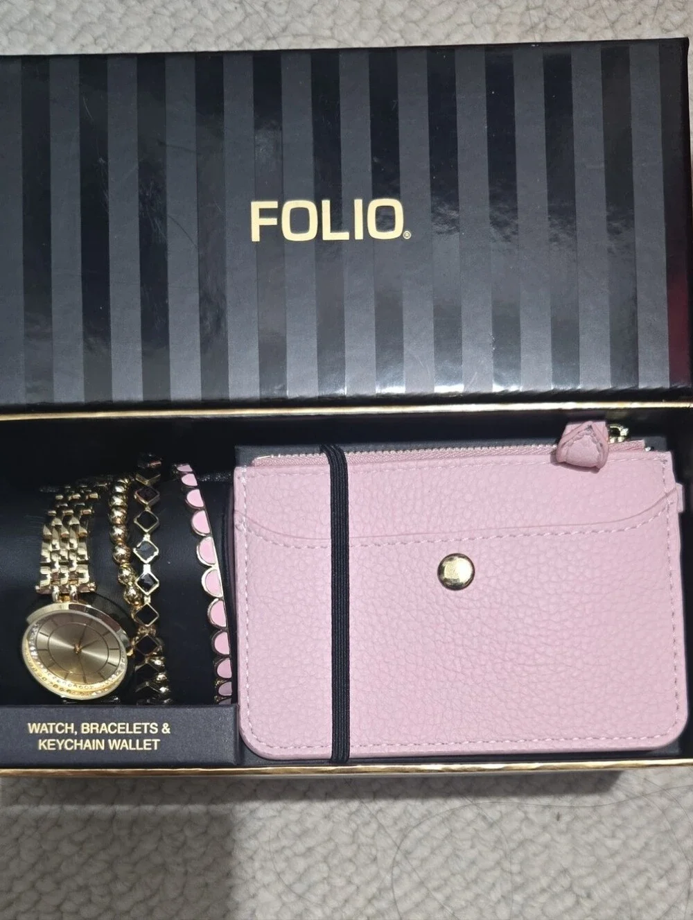 Folio Women's Pink Wallet and Bracelet Gift Set